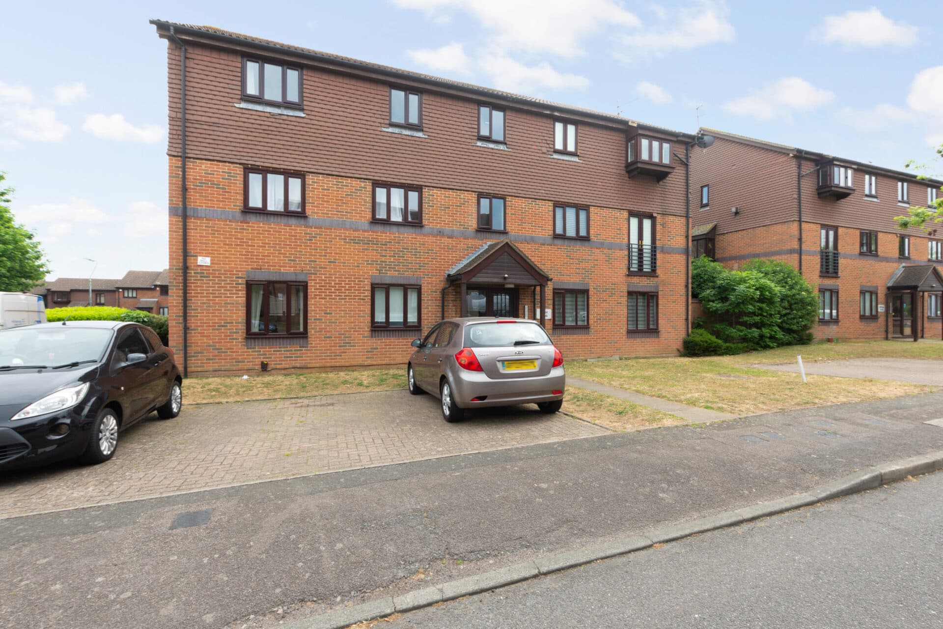 Woodfall Drive, Crayford, DA1